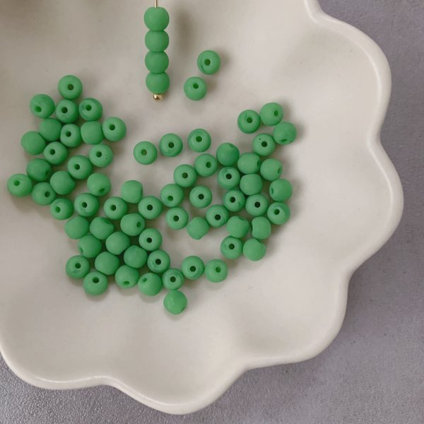 4㎜ 100pcs グリーン🫛 glass beads