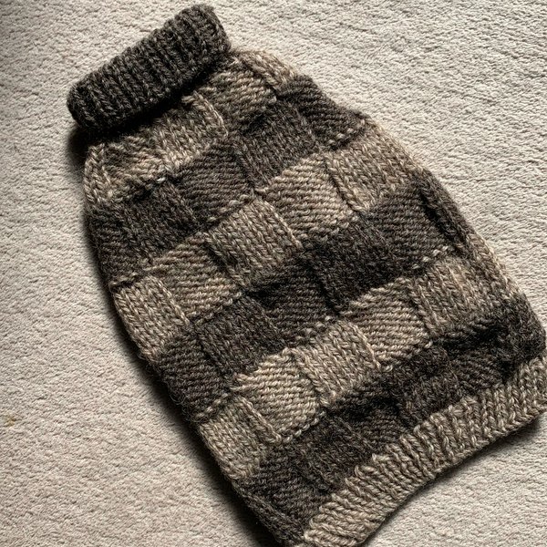 犬セーター　冬物セール 10%off！　Lサイズ　ブラウンの市松模様編みのセーター