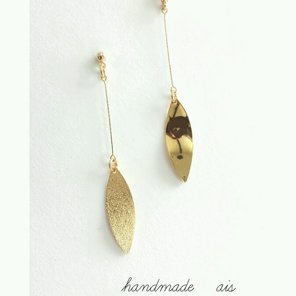 シンプル.☪*ﾟ揺れるleaf🌿アシンメトリーピアス/イヤリング.☪*ﾟ