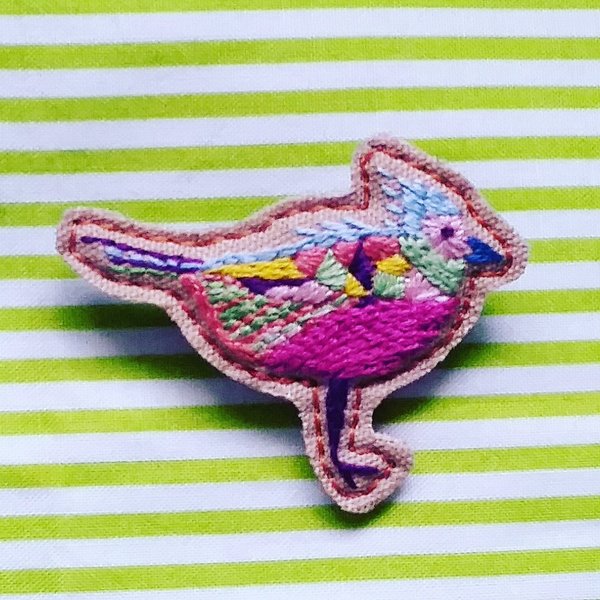 ヒバリ☆刺繍ブローチ☆