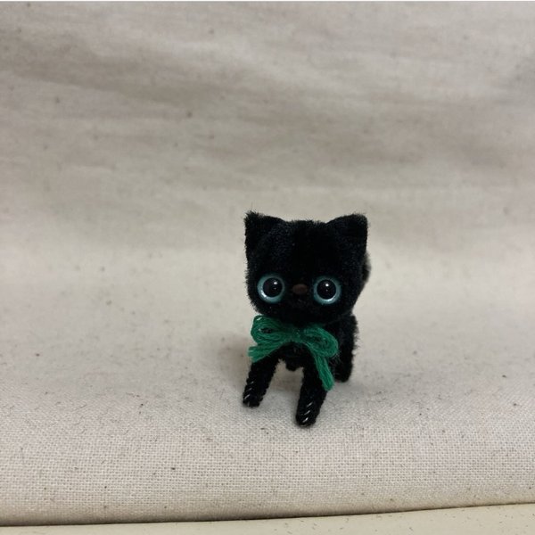 小さな　ブルーアイ　黒猫ちゃん　モールアート　モールベア 