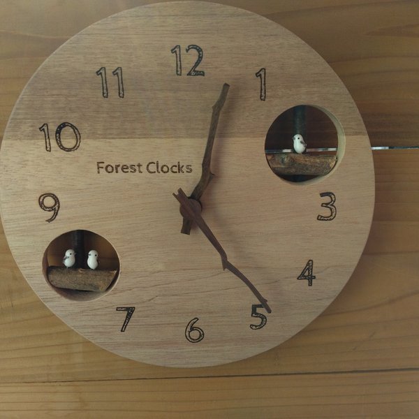 丸い木製壁掛け時計 シマエナガ