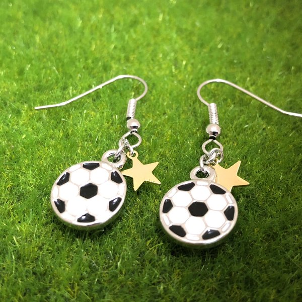 サッカーボール ピアスのハンドメイド 手作り通販 Minne 日本最大級のハンドメイドサイト サッカーボール ピアスのハンドメイド 手作り通販 Minne 日本最大級のハンドメイドサイト