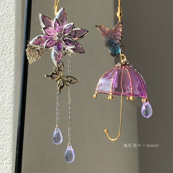 【再販】雨に濡れて輝く蓮と傘。　傘レジンと蓮と雫　アシンメトリー　ピアス　イヤリング　蝶々