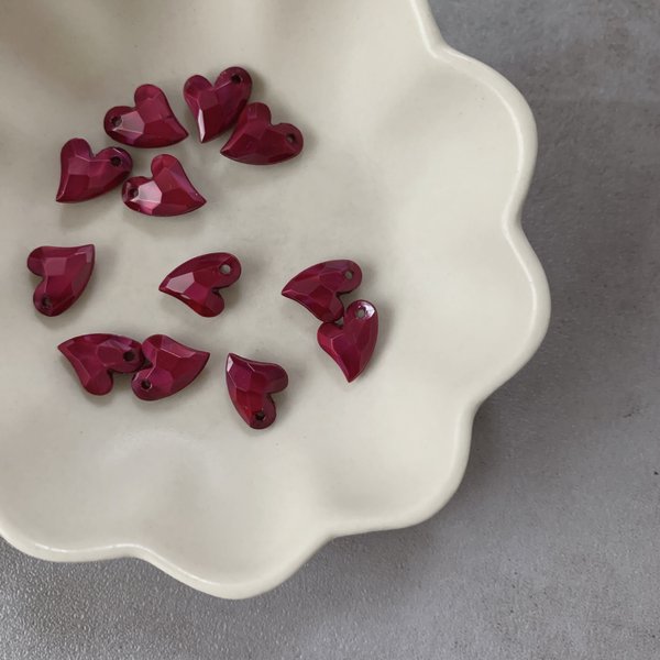  16pcs wine red 🍷 heart beads 