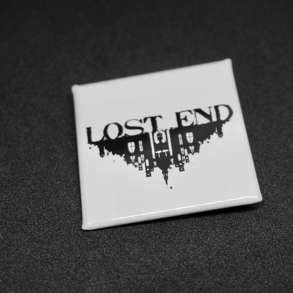 【送料無料】「LOST END」スクエア缶バッヂ (白)