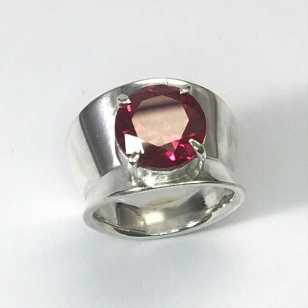 No.261 Ruby's Beautiful Armor Ring.