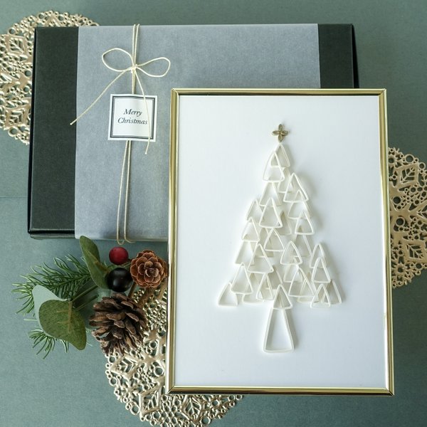 紙アート・クリスマスツリーのフレーム　さり気なく飾れる大人のシンプルインテリア