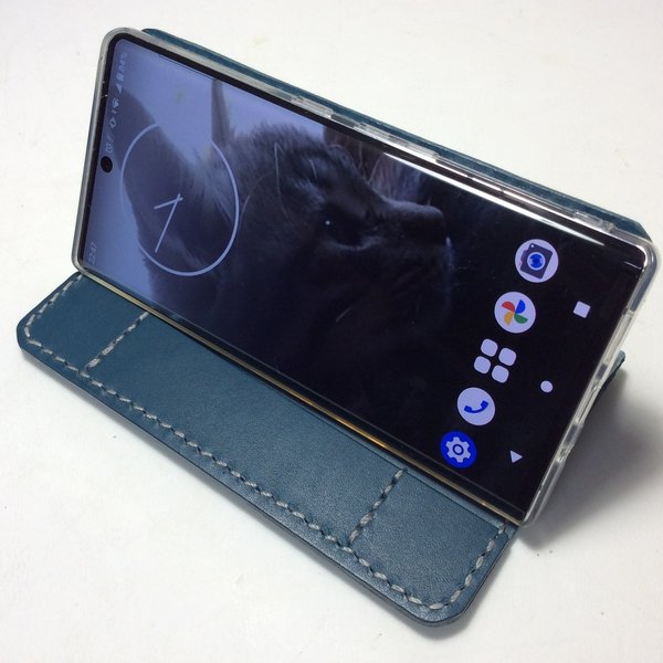 全機種（ほぼ）対応・スマホスタンドになる手帳型革のスマホケース ＜革の色選べます＞ 　　＊　左利き用も承ります　　　　　　　　　SCー００９