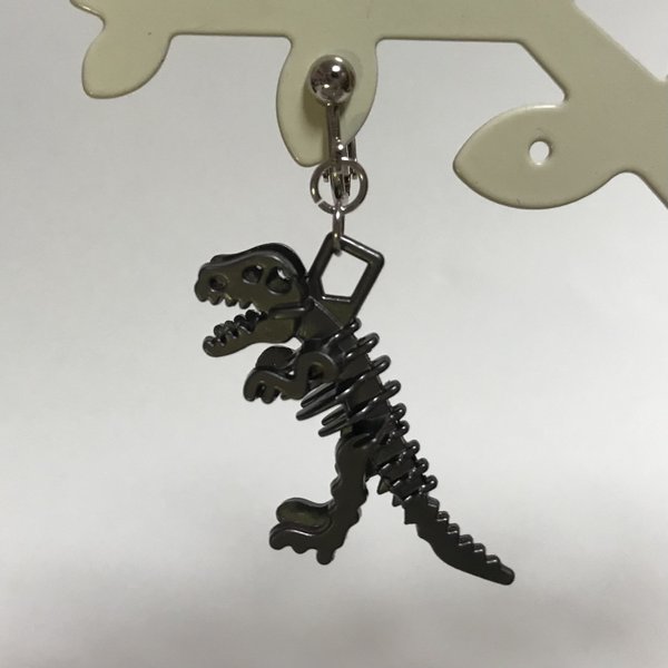 恐竜🦖の化石イヤリング