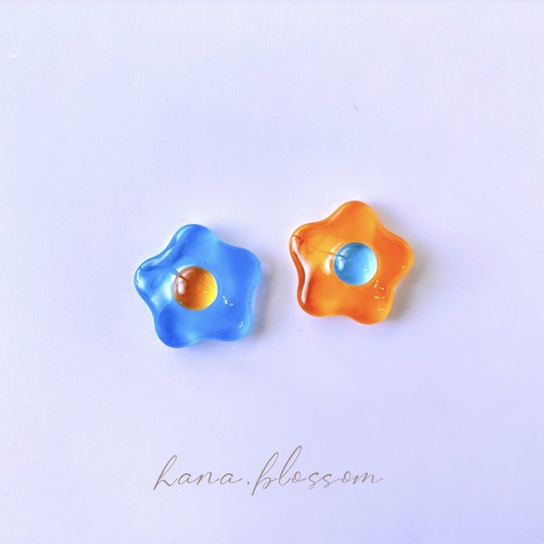 【特集掲載】glass flower retro blue orange bycolor Earrings