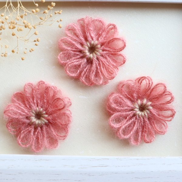 毛糸のお花　かぎ針編み　ライトピンク