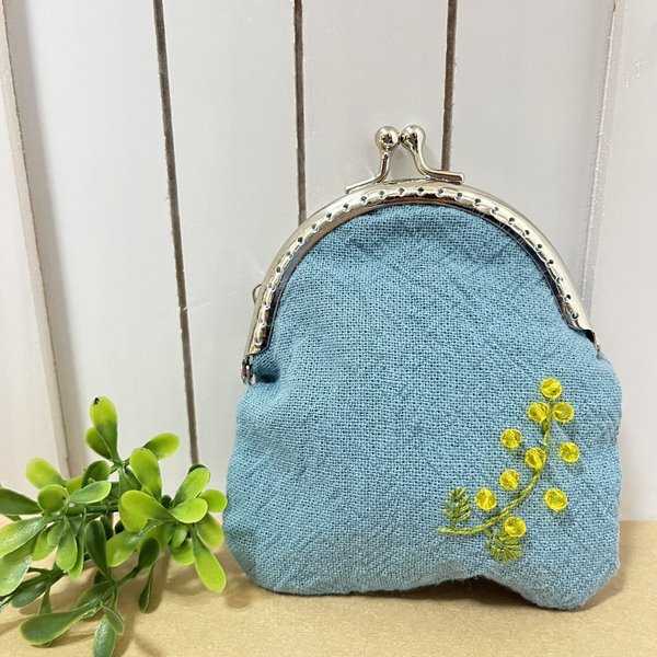 ビーズ刺繍がま口ポーチ　ミモザ