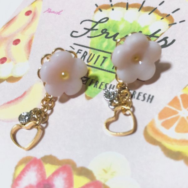 お花ピアス