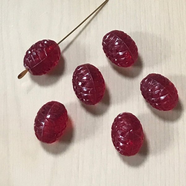 VINTAGE RED CLEAR OVAL DESIGN BEADS