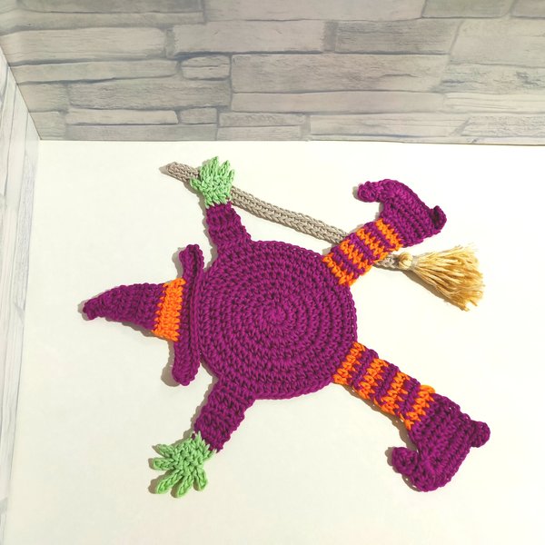 ぺたんこ魔女のコースター　ドイリー　かぎ編み　編み物　ハロウィンパーティー　紫オレンジ