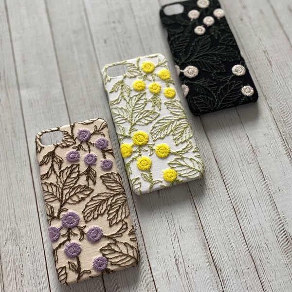 刺繍のまあるいフラワーiPhoneケース