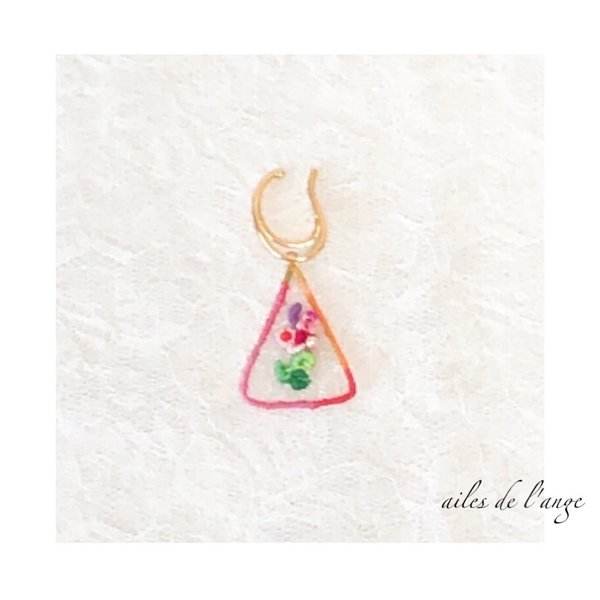 【SOLDOUT】no.886 - organdy embroidery triangle earcuff