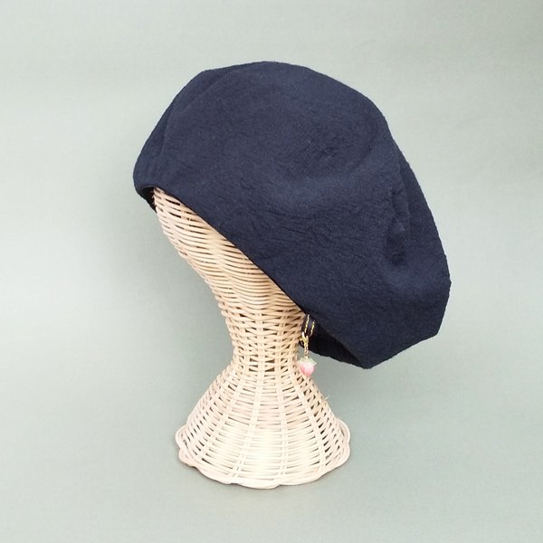 人気！黒コットンリネンベレー帽　チャームが付けられる　帽子　日差し　紫外線対策