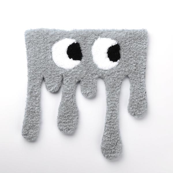 "melting creature" gray | small rug 