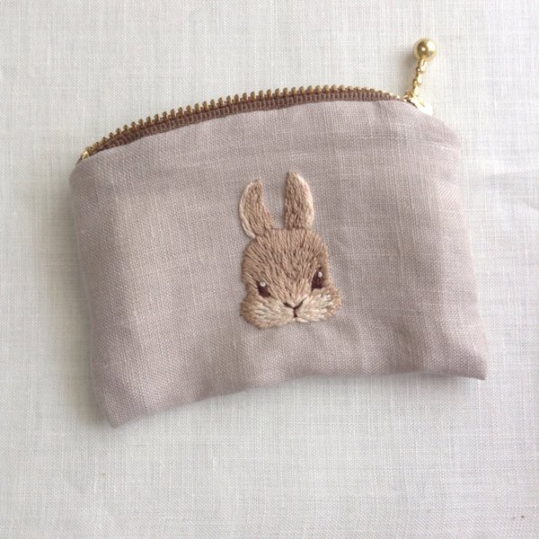 うさぎ刺繍10㎝ファスナーポーチ