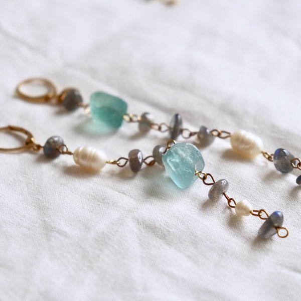 tsuzuri earrings - labradorite, green fluorite and pearls