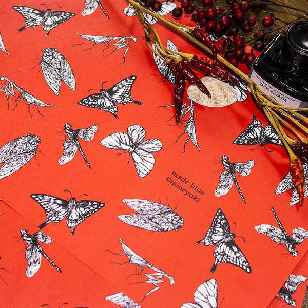 Red chic insects - Wrapping paper