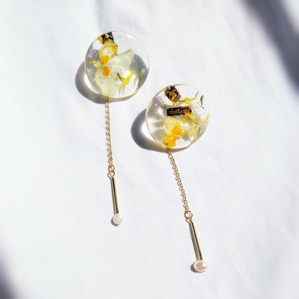 moon pearl pierce / earring  flower