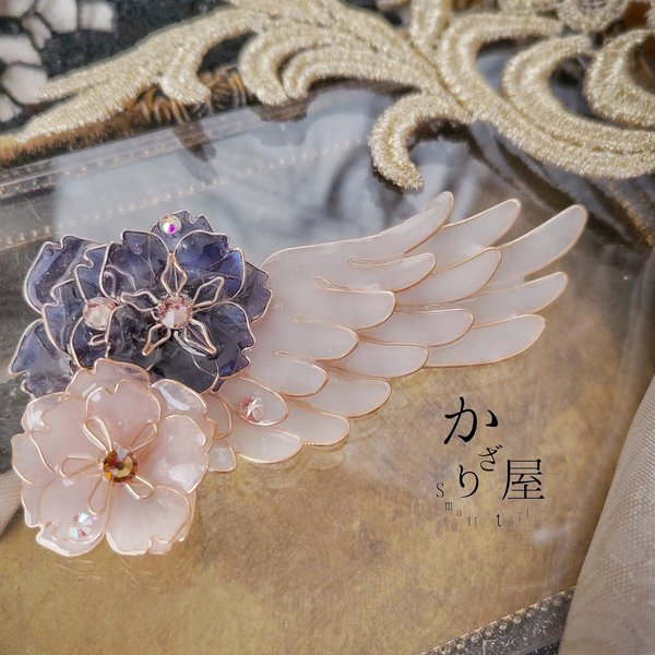 （白翼）桜咲く翼のブローチ〜華の夜〜（brooch of blooming wings〜dreaming of destiny〜）