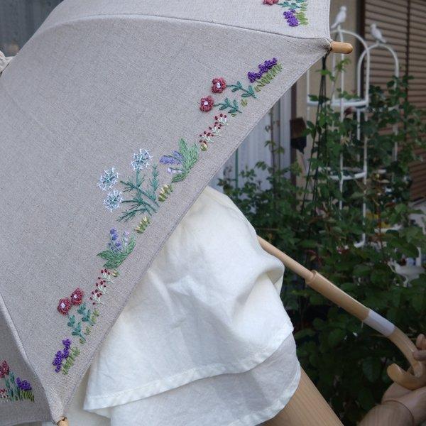 イングリッシュガーデン刺繍を全面に施した日傘・刺繍パラソル（リネン地）