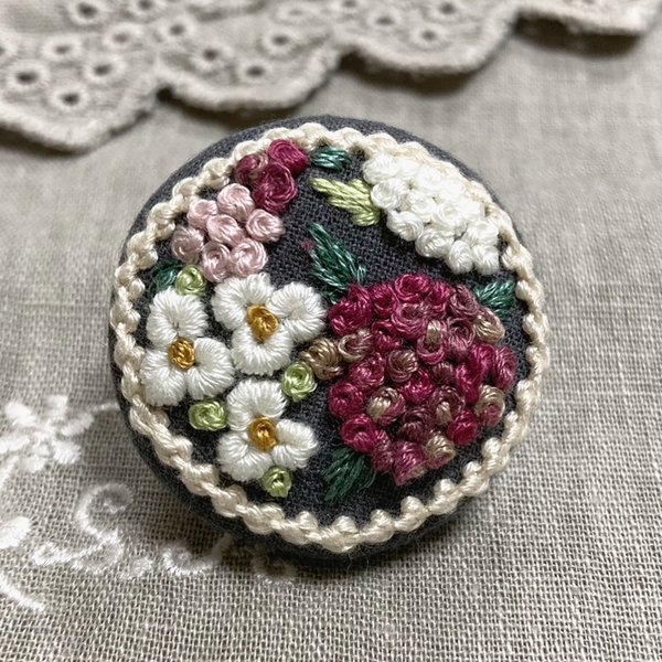 お花の刺繍　ブローチ/ヘアゴム