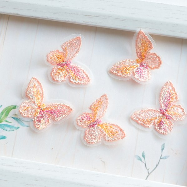 8個★刺繍蝶々　蝶々パーツ　蝶々素材　ピンク×オレンジグラデーション