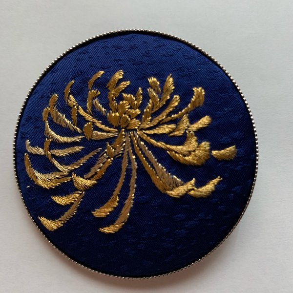 日本刺繍ブローチ・菊