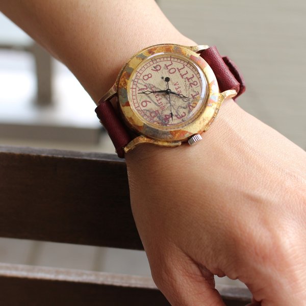 手作り腕時計　Via Latina(ギルディングフレーム　レトロ地図文字盤 & Red)   --- アンティークでシンプルな男性、女性兼用腕時計。ベルトは牛革を使用。