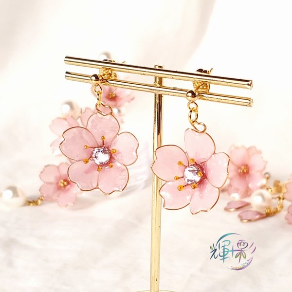 No.73『揺れる桜』のピアス #イヤリング#チャーム