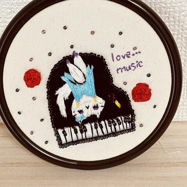 刺繍枠飾り love music