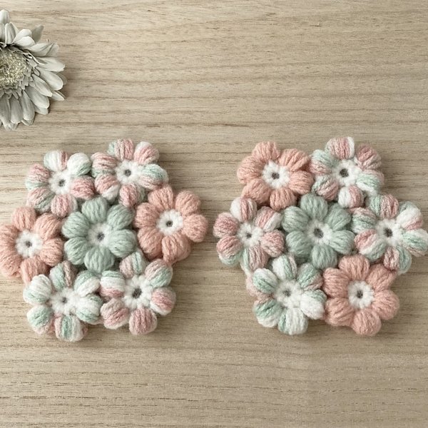 [再販] 🌺ぷっくり小花繋ぎコースター2枚セット　マーブルカラー　ピンク花一つ増えてます🌸