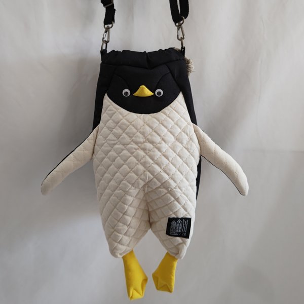 【再販×12！】ブラックのペンギンちゃんショルダーバック