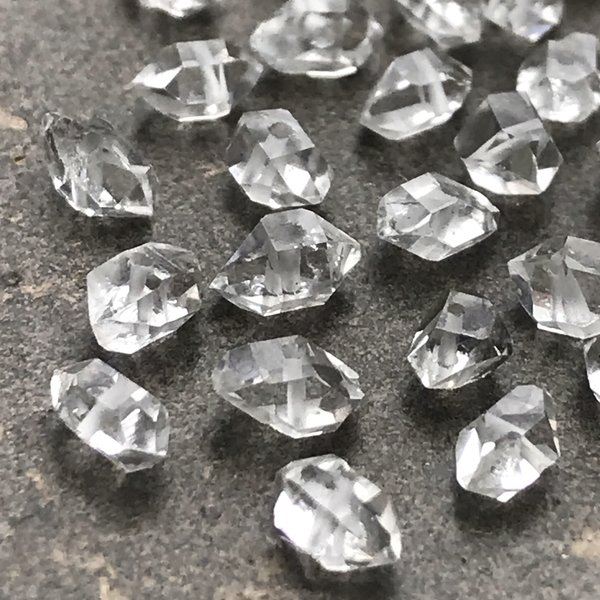 6個 ハーキマーダイヤモンド  L〜LLサイズ ラフロック ダブルポイント クリスタル 水晶 原石  穴あり 天然石 4月誕生石 素材 パーツ 素材 ビーズ 粒売り再販