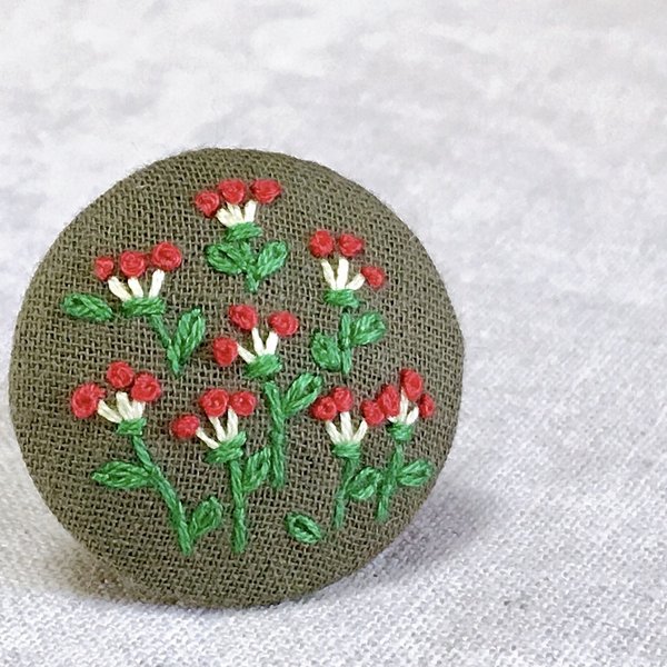 刺繍ブローチ サンプラー(フラワー) ヘアゴム可 くるみボタン　送料無料