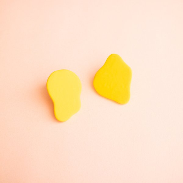 enogu -basic- vivid-yellow 【ピアス／イヤリング】