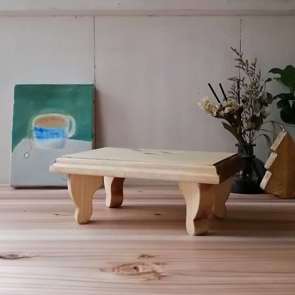 かわいいサイズの木製アンティークミニテーブル トレイ ②