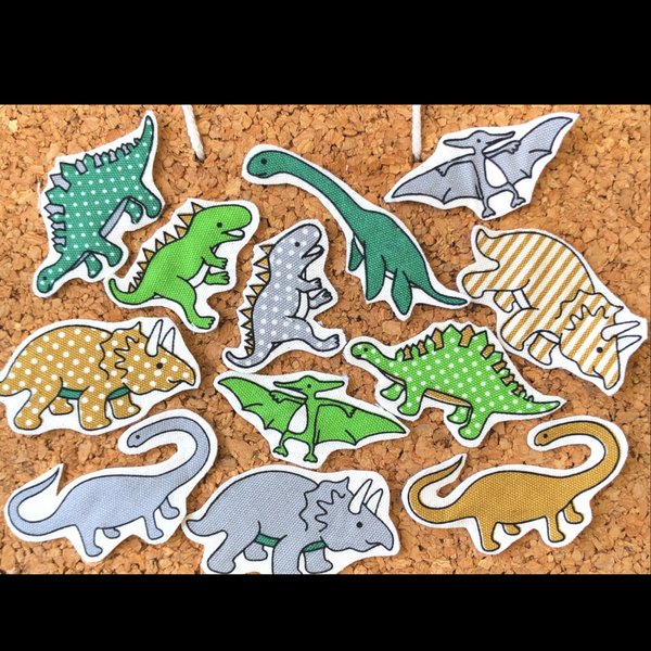 ❁︎再々入荷‼︎廃盤❁︎ 北欧風　カラフル　ダイナソー  恐竜　ワッペン　アイロンワッペン　布ワッペン　アップリケ
