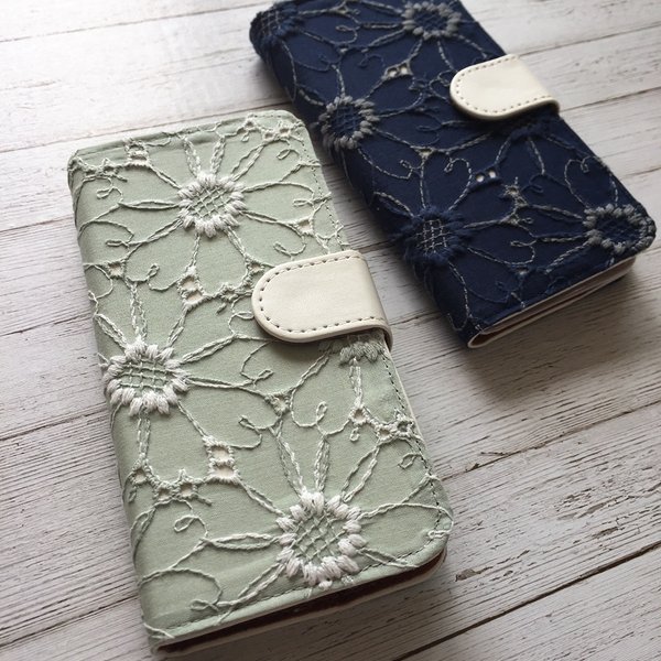   ネイビーのみ　手帳型 可憐なフラワー刺繍レース iPhoneケース