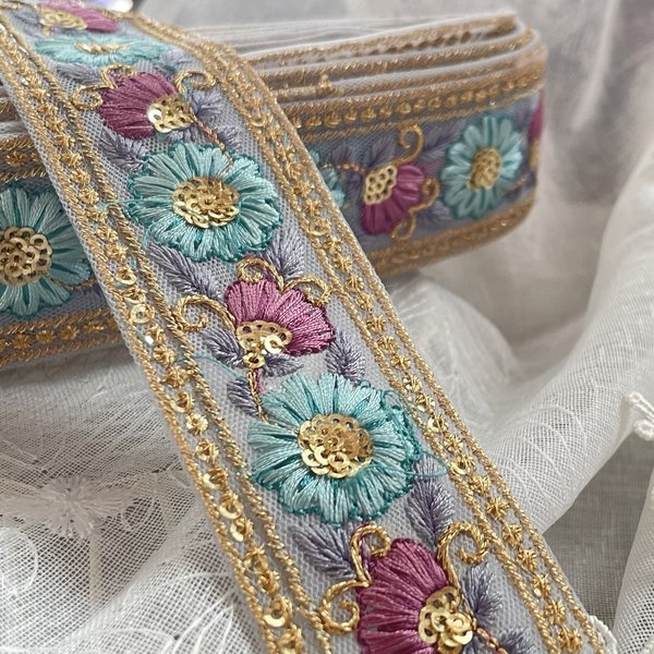 インド刺繍リボン　花　インド刺繍　スパンコール　刺繍リボン　リボン　りぼん　※10月8日よりゆうパケットにて発送となります。