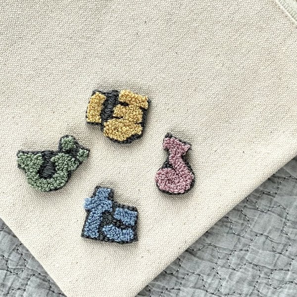 ［くすみカラー］モコモコ刺繍＊ひらがなワッペン