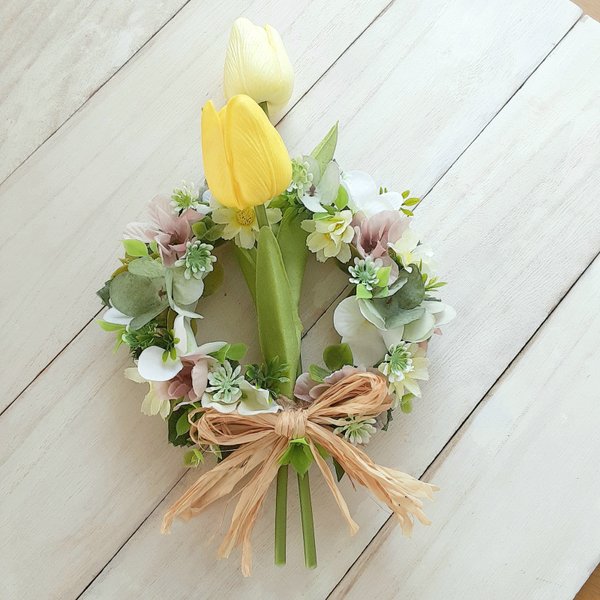 チューリップと春のお花のミニリース (約28×17㎝)玄関リース　入学祝い　就職祝い　結婚祝い　出産祝い　新築祝い　誕生日