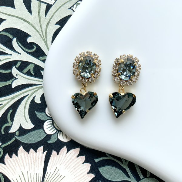 smoke sapphire sweet heart pierce / earring