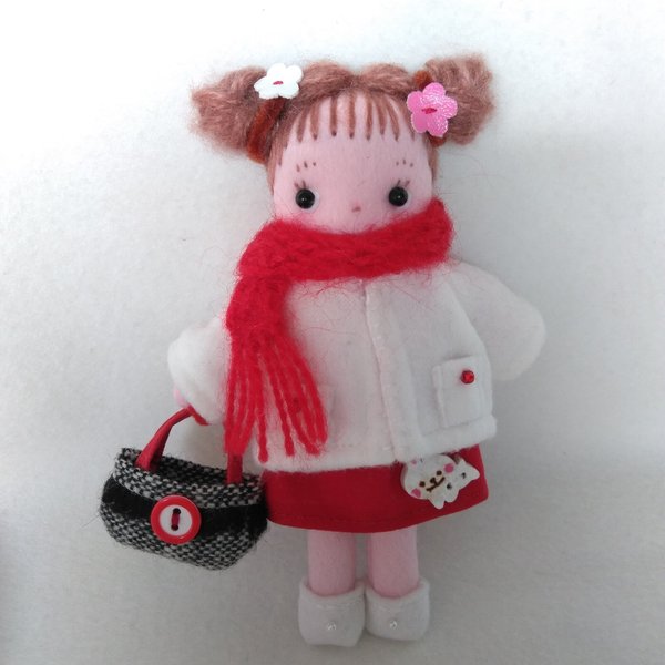 フェルトの着せ替え人形　お片付けバッグ赤セット　プレゼント