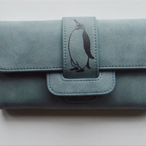 ペンギン　クランチ長財布、収納力抜群のお財布、ブルー